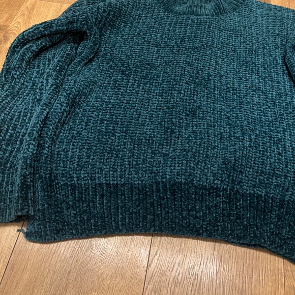 Girls chenille sweater size medium - Picture 2 of 4